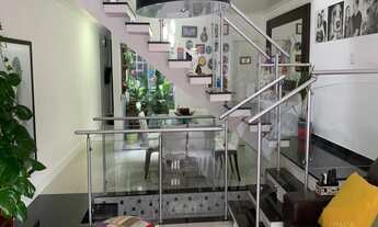 Imagem: Casa com 3 Quartos e 5 banheiros à Venda