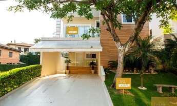 Imagem: Casa de Condomínio com 4 Quartos e 5 banheiros