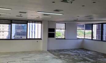 Imagem 3: Conjunto comercial com 290m² para locação na Vila Olimpia - 9 vagas de garagem e 3 banheir