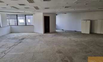 Imagem 2: Conjunto comercial com 290m² para locação na Vila Olimpia - 9 vagas de garagem e 3 banheir