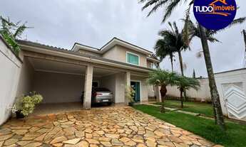 Imagem 2: SOBRADO COM 4 QUARTOS E 3 SUÍTES, TODO REFORMADO E COM ESPAÇO GOURMET, EM CONDOMÍNIO, LOTE