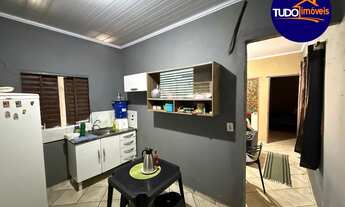 Imagem 2: Casa à Venda em Santa Maria: 2 Quartos, 1 Sala, 1 Banheiro, 5 Vagas de Garagem, 150m² de Á