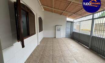 Imagem 2: Excelente oportunidade de locação: Casa com 2 quartos, 1 suíte, 2 banheiros, 3 vagas de ga