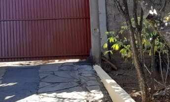 Imagem 4: CASA DE 2 QUARTOS, 160M², QUINTAL AMPLO COM VAGA PARA 6 CARROS E COM ARVORES FRUTÍFERAS