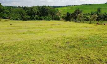 Imagem: Área 5300m2 Sendo 114m2 Testada Zona ZR2
