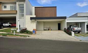 Imagem: Casa em Condomínio de Luxo com 3 Quartos