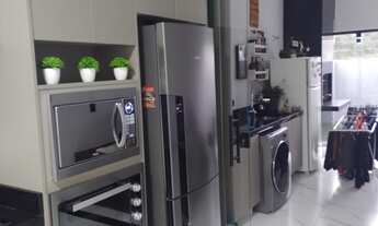 Imagem 7: Casa em Condomínio de Alto Padrão em Cotia-SP - 3 Quartos, 1 Suíte, 2 Salas, 3 Banheiros