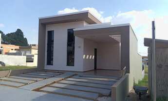 Imagem: Casa em Condomínio à Venda em Cotia-SP