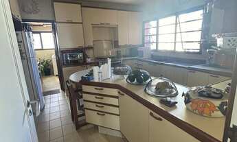 Imagem 5: Apto 181,86m2 5 Dorms 2 Suítes ar-condicionado em 01 e armários e BWC com box de vidro, es