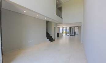 Imagem 4: Casa em Condomínio de Alto Padrão com 3 Quartos, 1 Suíte e 4 Vagas de Garagem em Hortolând