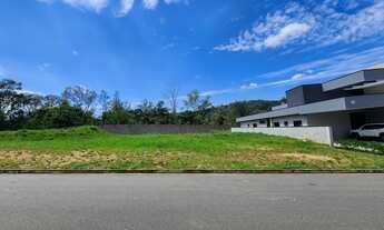 Imagem: Terreno de 690,63m² em condomínio de alto