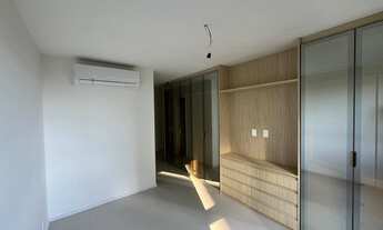 Imagem 2: Cobertura de luxo à venda na Barra da Tijuca com 3 quartos, 3 suítes e 200,04 m² de área