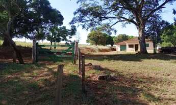 Imagem 1: Sítio à venda em Pilar do Sul-SP, com 2 quartos, 2 salas, 2 banheiros e 2 vagas de garagem