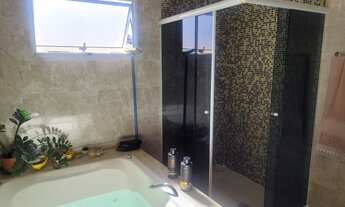 Imagem 2: Casa à venda em Hortolândia-SP: Espaçosa residência com 5 quartos, 1 suíte, 3 banheiros e