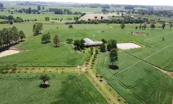 Imagem 6: 3 suítes com portas balcão para piscina Sala de estar Sala de jantar Sala de jogo Lavabo