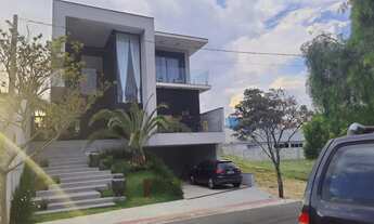 Imagem: Luxuosa casa em condomínio à venda em