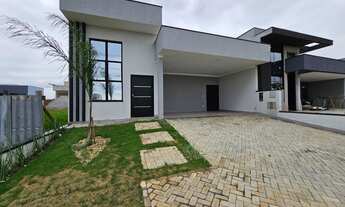 Imagem 3: Oportunidade única: Casa em condomínio de luxo com 3 quartos, 1 suíte, 2 salas e 4 vagas d