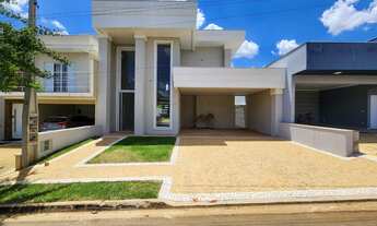 Imagem: Casa de Luxo em Condomínio no Parque Olívio