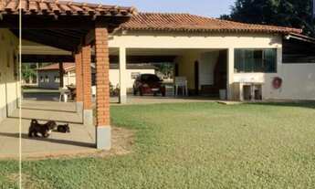 Imagem 2: Sítio à venda no Centro de Quadra-SP: 6 quartos, 2 salas, 2 banheiros, 4 vagas de garagem