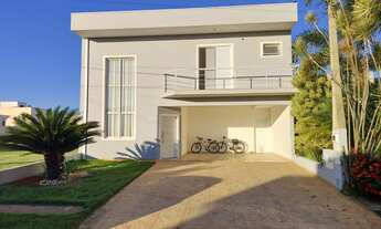 Imagem: Casa em Condomínio de Luxo com 3 Suítes