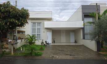 Imagem: Casa em Condomínio de Luxo com 3 Quartos