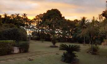 Imagem 7: Chácara de Luxo em Condomínio: 3 Quartos, 1 Suíte, 2 Salas, 2 Banheiros, 3 Vagas de Garage