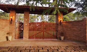 Imagem 5: Chácara de Luxo em Condomínio: 3 Quartos, 1 Suíte, 2 Salas, 2 Banheiros, 3 Vagas de Garage