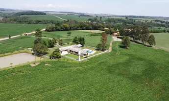 Imagem 5: Imperdível Propriedade à Venda em Quadra-SP: Sitio de Luxo na Zona Rural com 3 Quartos, 3