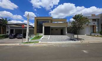 Imagem 3: Casa de luxo em condomínio: 3 quartos, 3 suítes, 2 salas, 3 banheiros, 4 vagas de garagem