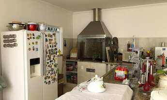 Imagem 2: Chácara 1000m2, Casa Sede com 303,92m2, 3 Dormitórios, 2 Suítes, Ar Condicionado, Área Gou