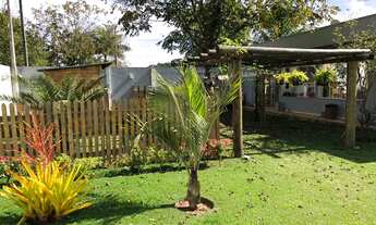 Imagem 3: Chácara 1000m2, Casa Sede com 303,92m2, 3 Dormitórios, 2 Suítes, Ar Condicionado, Área Gou