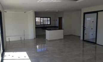 Imagem 2: Casa Duplex 223m2 em Condomínio, 3 Dormitórios sendo Uma Suíte, Piscina e Área Gourmet, 4