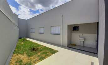 Imagem 2: Casa Nova 121m2, 3 Dormitórios, 1 Suíte, Cozinha Americana, Acabamento em Porcelanato, 2 V