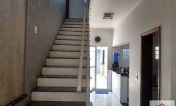 Imagem 4: Um belo sobrado em Betel com 4 dormitórios, 2 suítes com banheiras, banheiro social, despe