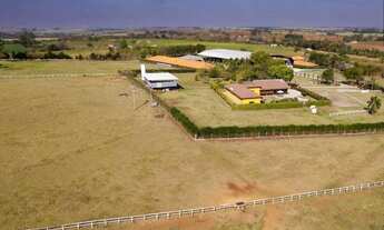 Imagem: Fazenda 20 Alqueires Pavilhão com 28 cocheiras