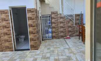 Imagem 5: Área de lazer com piscina Excelente Oportunidade para Investidores Viva de renda passiva