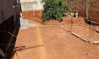 Imagem 3: Casa Térrea 180m2, 2 dormitórios, cozinha com sala integrada e banheiro. Em um terreno que