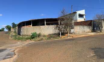 Imagem 1: Casa Térrea 180m2, 2 dormitórios, cozinha com sala integrada e banheiro. Em um terreno que