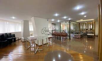 Imagem 3: Apto 160m² de área útil, contendo sala com armário e mesa, sacada, 05 quartos sendo 01 suí