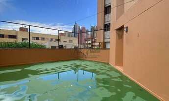 Imagem 4: Apto 160m² de área útil, contendo sala com armário e mesa, sacada, 05 quartos sendo 01 suí