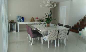 Imagem 2: Belíssima Casa com 5 suites e 4 vagas no Condomínio Pampalona em Busca Vida