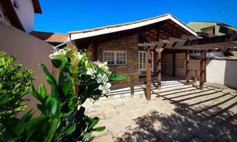 Imagem: Casa térrea com edícula à venda em bairro