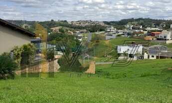 Imagem 3: Terreno com topografia em aclive com 810 m² de área total. Projeto de uma linda casa apro