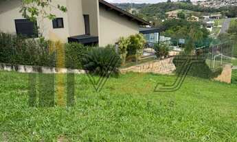 Imagem 2: Terreno com topografia em aclive com 810 m² de área total. Projeto de uma linda casa apro