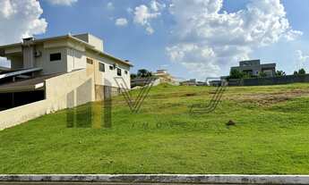 Imagem: Terreno leve aclive à venda no Condominio