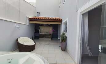 Imagem: Casa de alto padrão em condomínio para