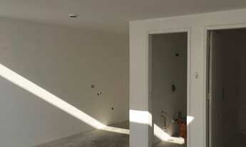 Imagem 3: Sobrado amplo com 224 m2 de área construída, próximo ao metrô, com três dormitórios e gara