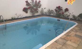 Imagem: Sobrado com piscina, cinco vagas de garagem