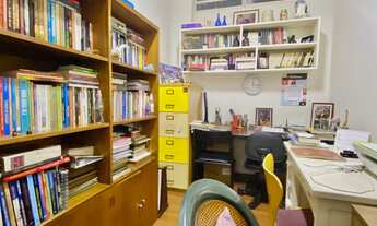 Imagem 7: Casa térrea localizada junto a Sociedade Hípica Paulista , em rua tranquila e residencial