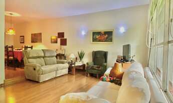 Imagem 5: Casa térrea localizada junto a Sociedade Hípica Paulista , em rua tranquila e residencial